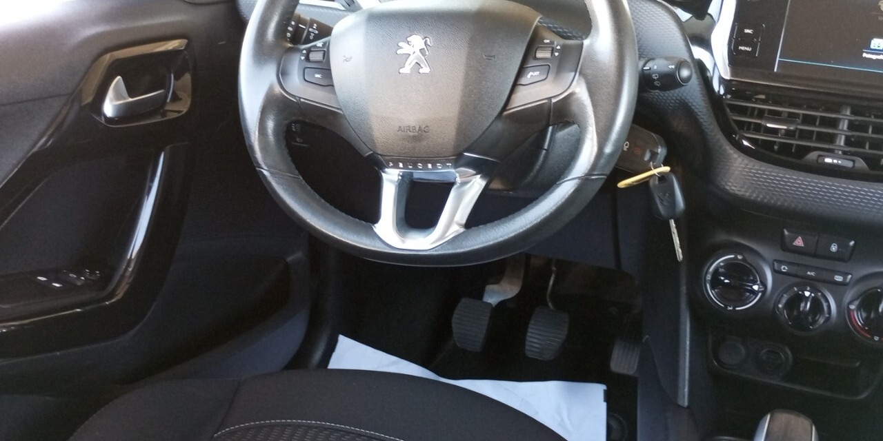 peugeot 208 usado